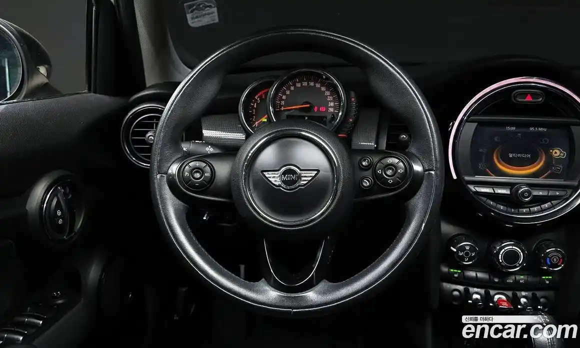 Mini Cooper 2015 1.5 гидро в Москве № 2059608, фото 13