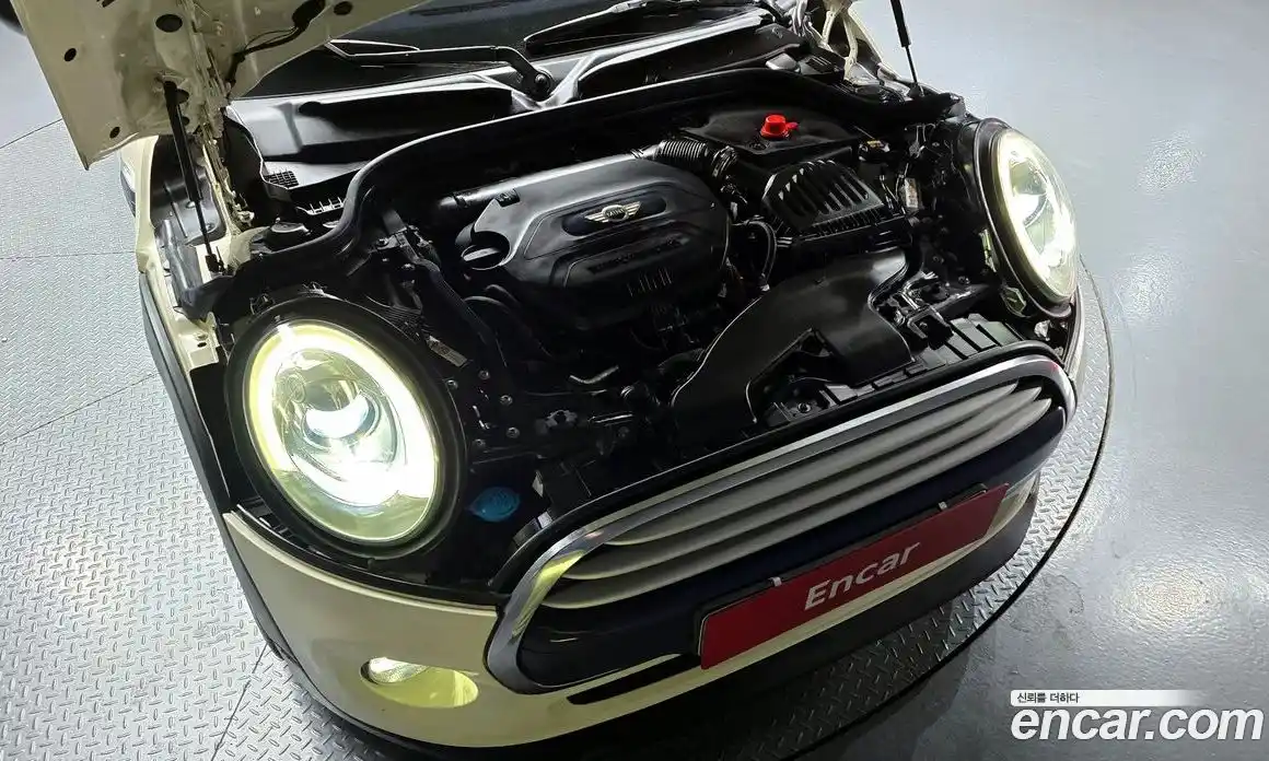 Mini Cooper 2015 1.5 гидро в Москве № 2059608, фото 6
