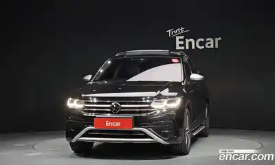 Volkswagen Tiguan 2023 2.0 гидро в Москве № 2060303, миниатюра 3