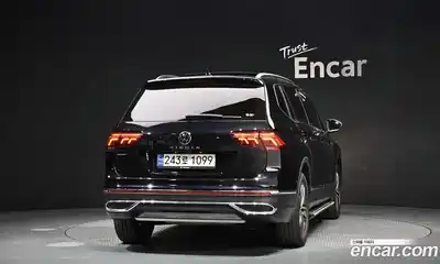 Volkswagen Tiguan 2023 2.0 гидро в Москве № 2060303, миниатюра 4