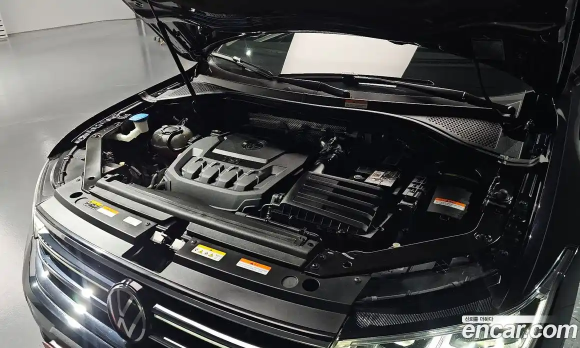 Volkswagen Tiguan 2023 2.0 гидро в Москве № 2060303, фото 6