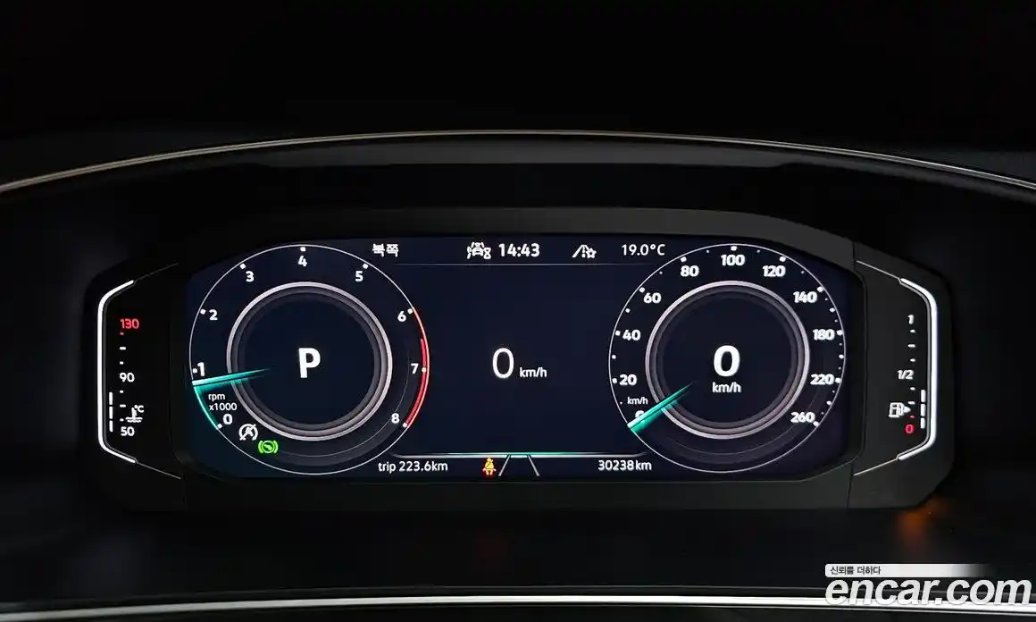 Volkswagen Tiguan 2023 2.0 гидро в Москве № 2060303, фото 8
