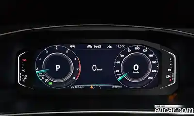 Volkswagen Tiguan 2023 2.0 гидро в Москве № 2060303, миниатюра 8