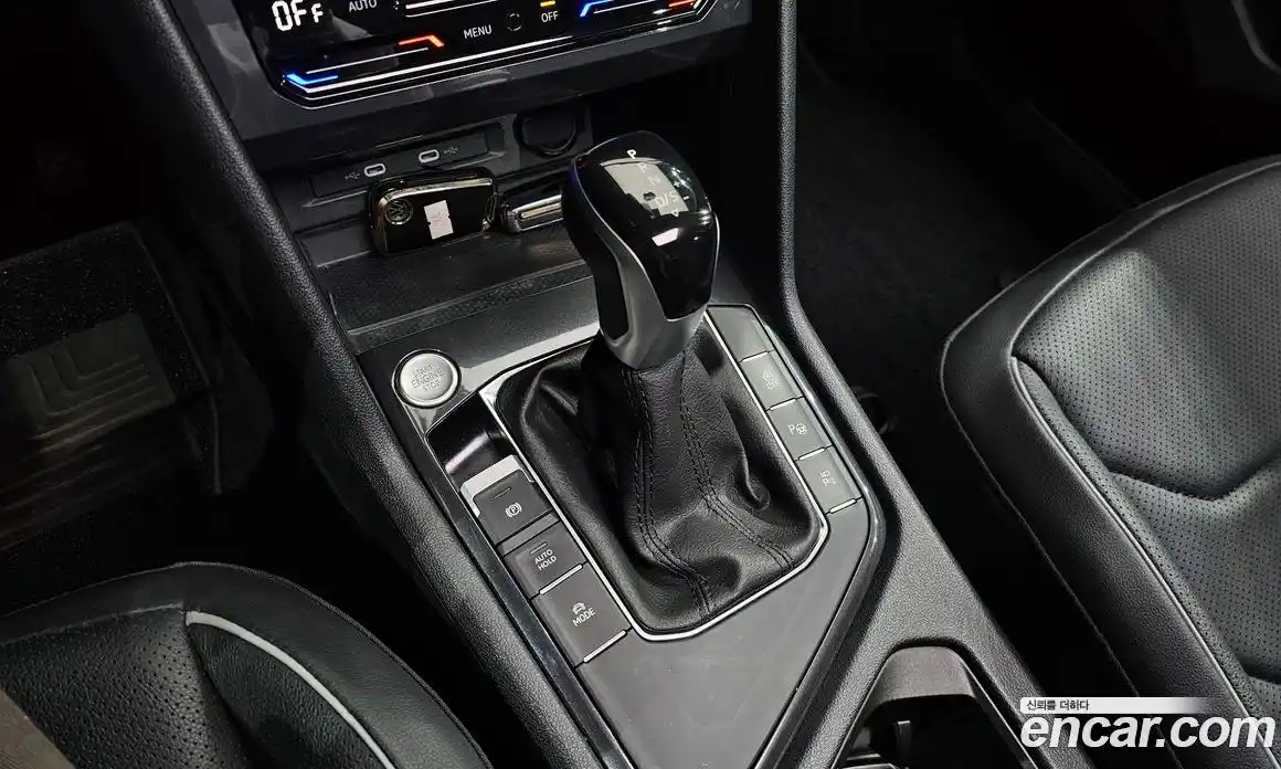 Volkswagen Tiguan 2023 2.0 гидро в Москве № 2060303, фото 9