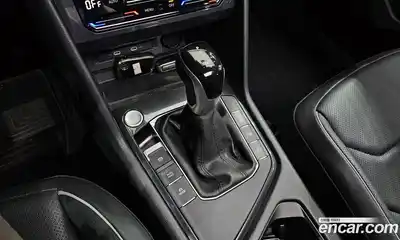 Volkswagen Tiguan 2023 2.0 гидро в Москве № 2060303, миниатюра 9