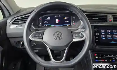 Volkswagen Tiguan 2023 2.0 гидро в Москве № 2060334, миниатюра 12