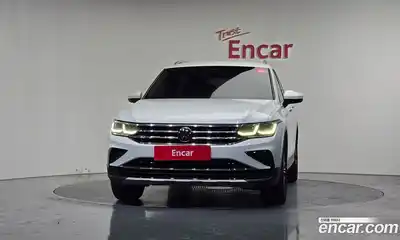 Volkswagen Tiguan 2023 2.0 гидро в Москве № 2060334, миниатюра 3