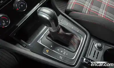 Volkswagen Golf 2017 2.0 гидро в Москве № 2060566, миниатюра 9