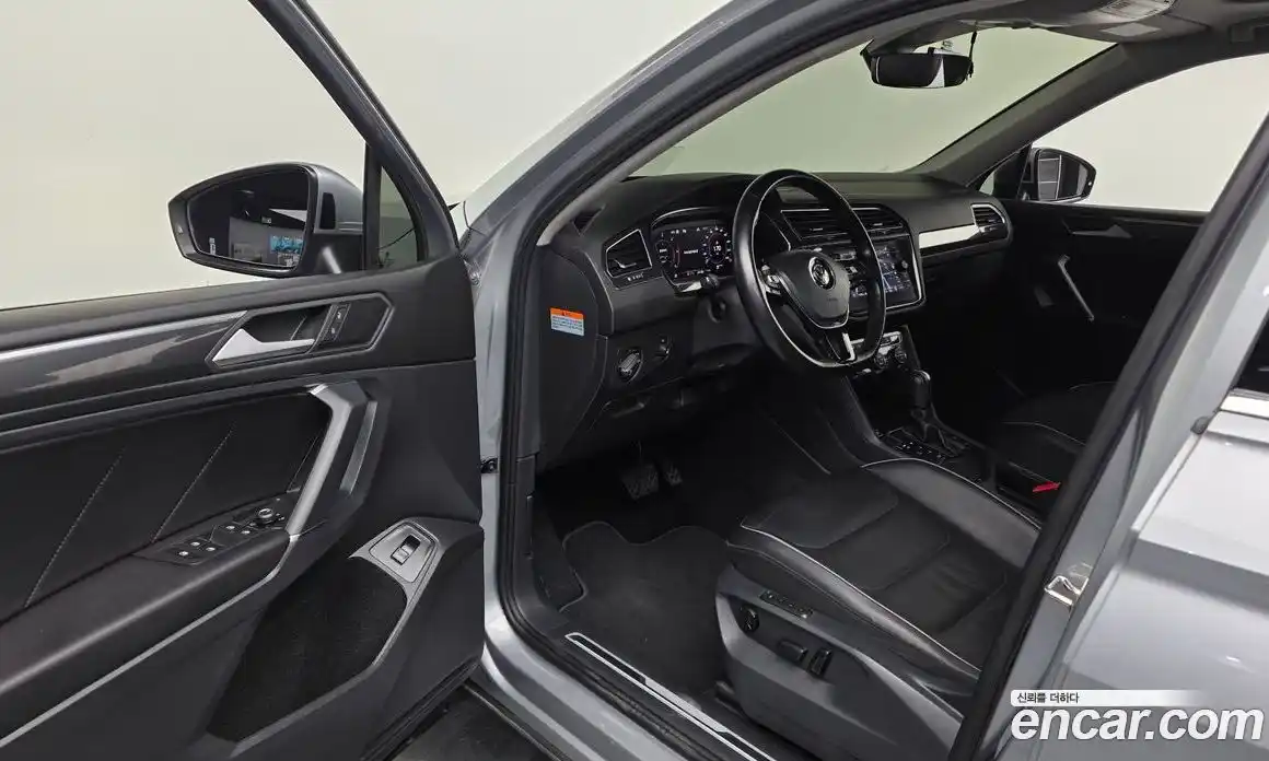 Volkswagen Tiguan 2020 2.0 гидро в Москве № 2060756, фото 13