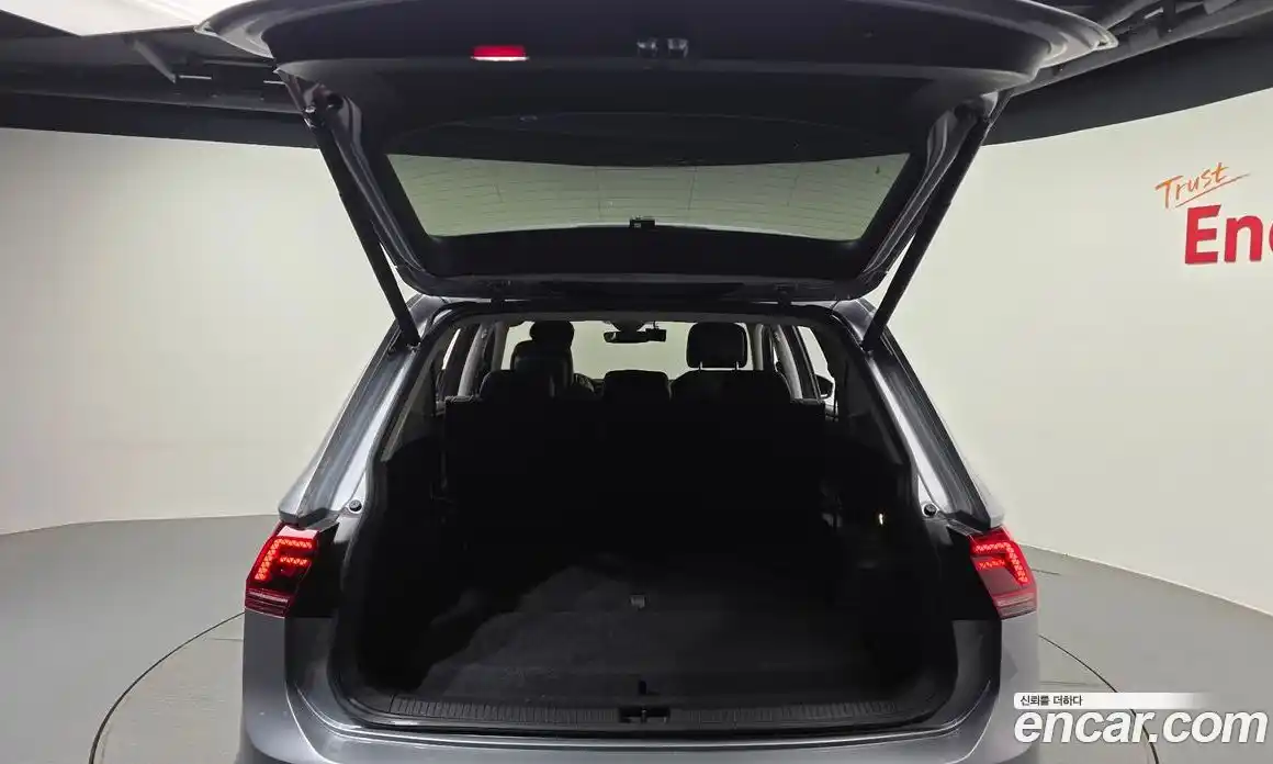 Volkswagen Tiguan 2020 2.0 гидро в Москве № 2060756, фото 26