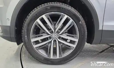 Volkswagen Tiguan 2020 2.0 гидро в Москве № 2060756, миниатюра 5