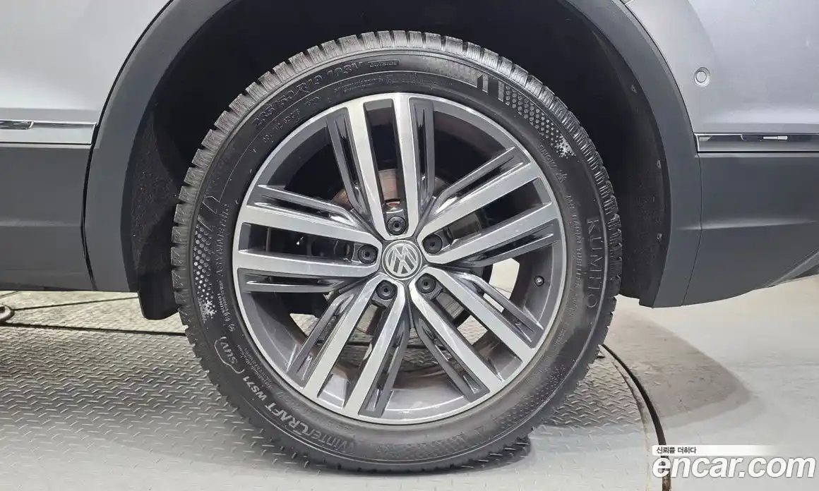 Volkswagen Tiguan 2020 2.0 гидро в Москве № 2060756, фото 7