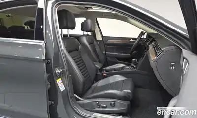 Volkswagen Passat 2018 2.0 гидро в Москве № 2060775, миниатюра 11