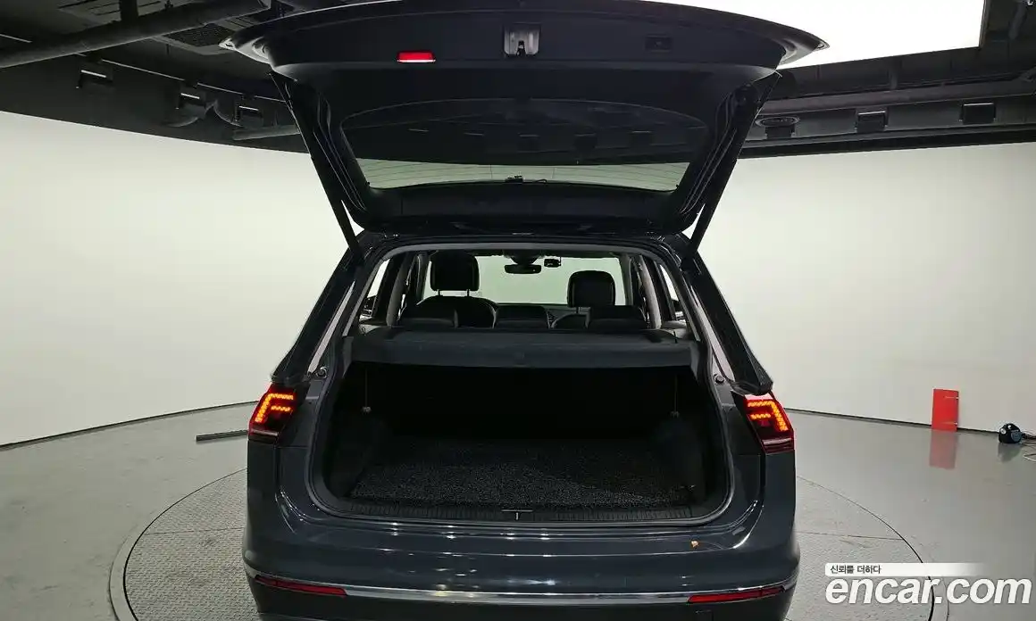 Volkswagen Tiguan 2019 2.0 гидро в Москве № 2060877, фото 20