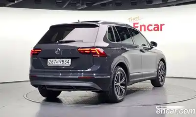 Volkswagen Tiguan 2019 2.0 гидро в Москве № 2060877, миниатюра 2