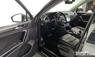 Volkswagen Tiguan 2019 2.0 гидро в Москве № 2060877, миниатюра 10