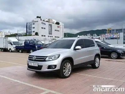 Volkswagen Tiguan, 2012