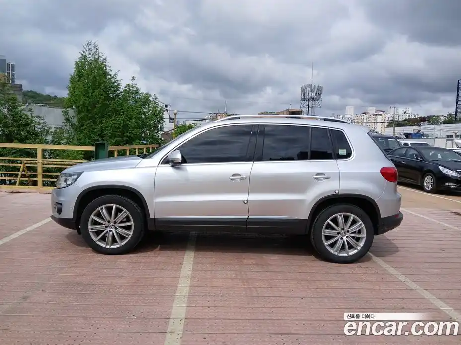 Volkswagen Tiguan 2012 2.0 гидро в Москве № 2061107, фото 6