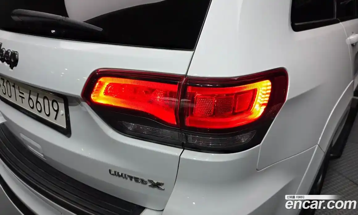 Jeep Cherokee 2020 3.6 гидро в Москве № 2061538, фото 9