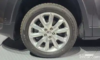 Jeep Cherokee 2017 2.4 гидро в Москве № 2061735, миниатюра 5