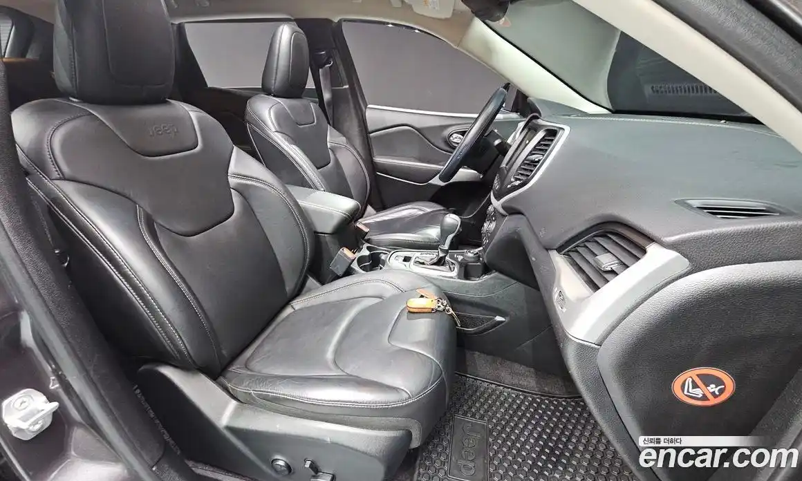 Jeep Cherokee 2017 2.4 гидро в Москве № 2061735, фото 10