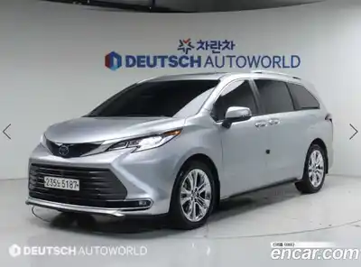 Toyota Sienna 2.5 Hybrid 2WD