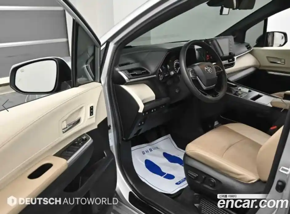 Toyota Sienna 2023 2.5 гидро в Москве № 2062331, фото 11