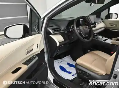 Toyota Sienna 2023 2.5 гидро в Москве № 2062331, миниатюра 11