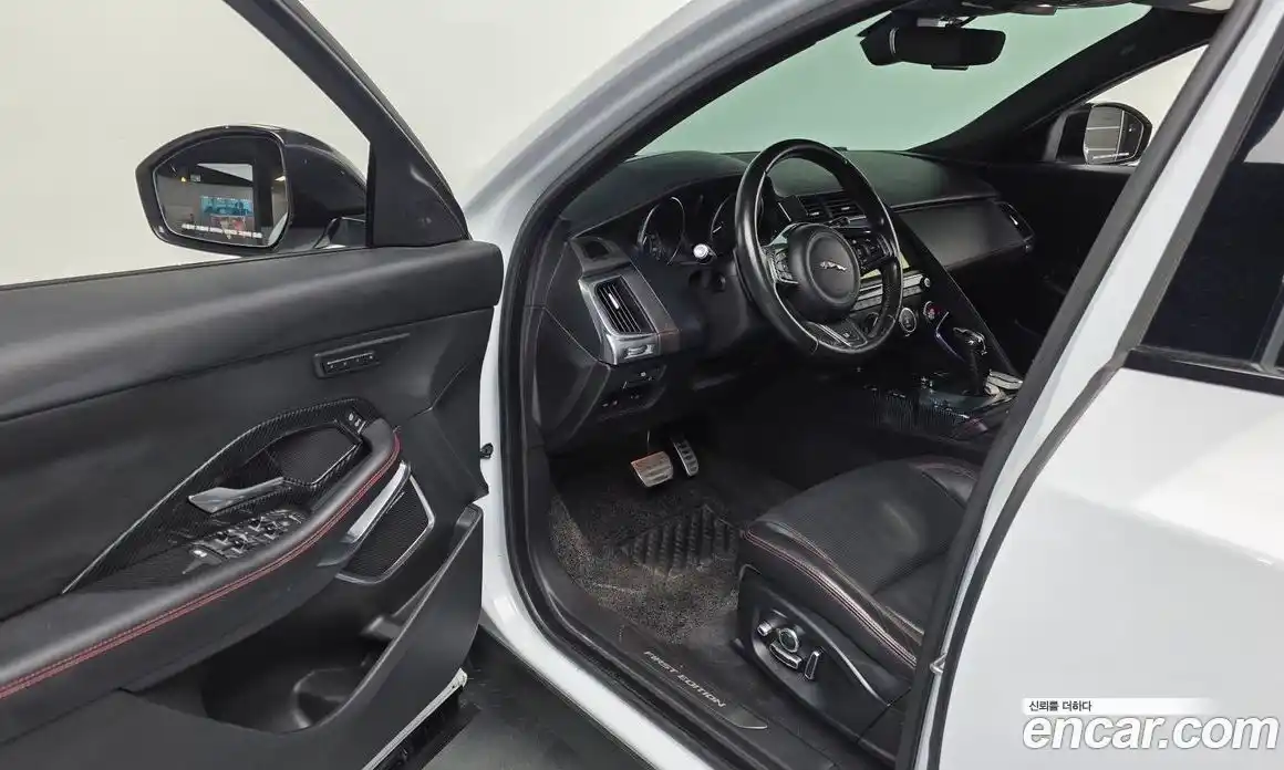 Jaguar E-Pace 2018 2.0 гидро в Москве № 2064646, фото 13