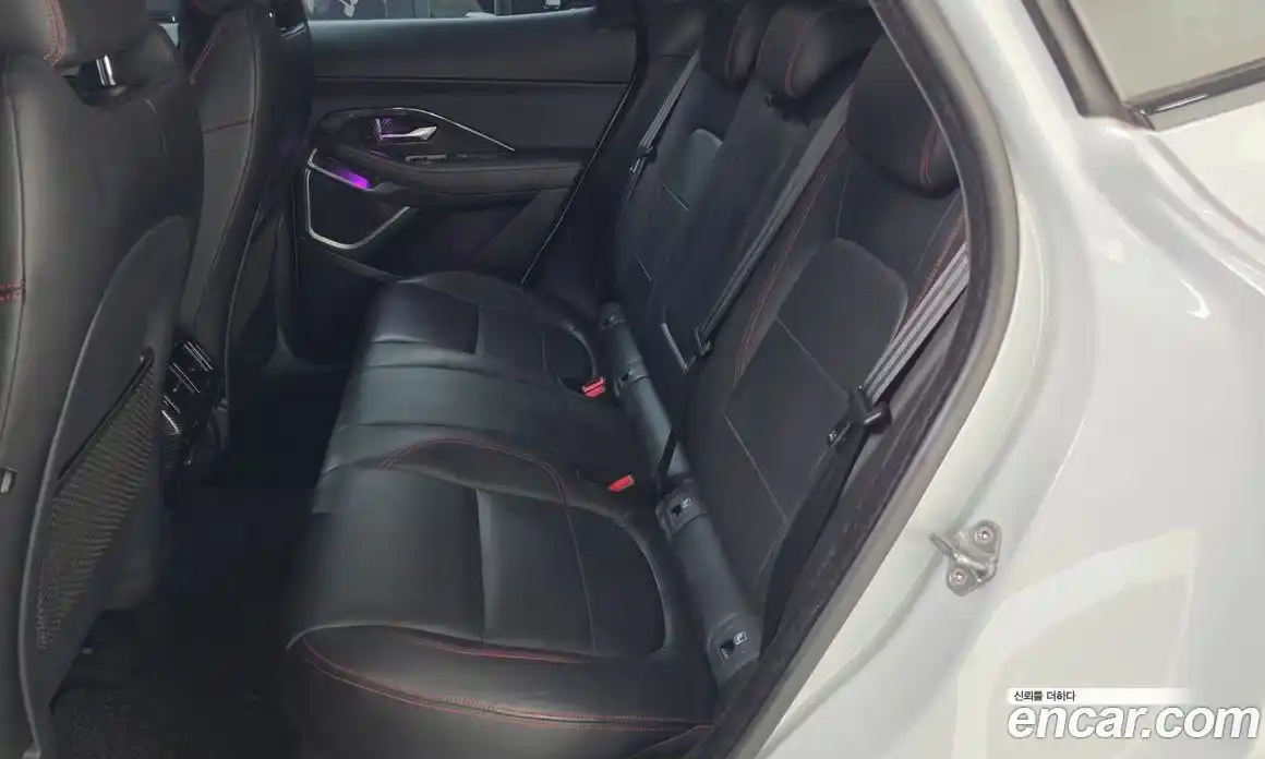 Jaguar E-Pace 2018 2.0 гидро в Москве № 2064646, фото 16