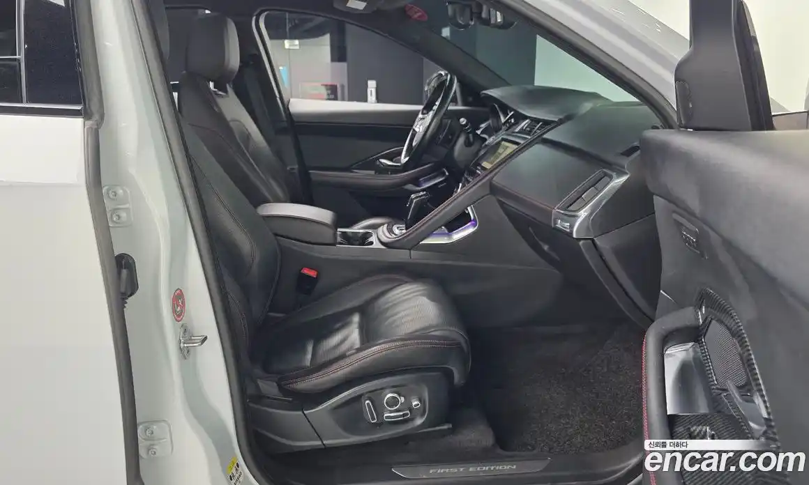 Jaguar E-Pace 2018 2.0 гидро в Москве № 2064646, фото 17