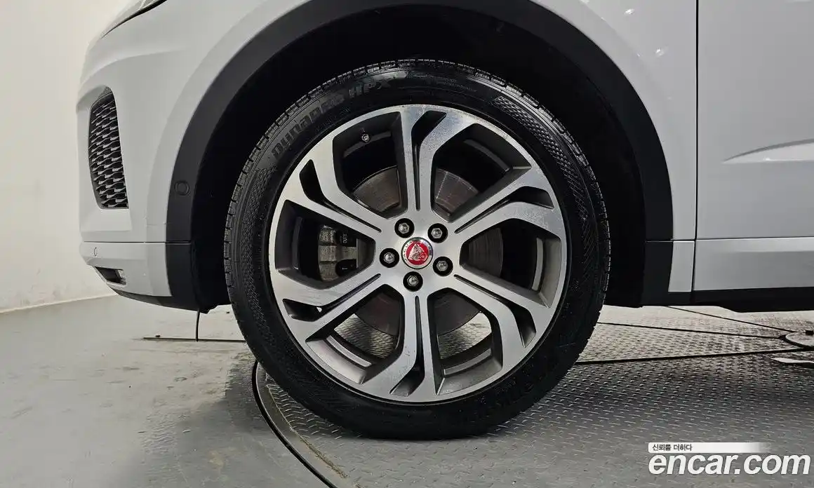 Jaguar E-Pace 2018 2.0 гидро в Москве № 2064646, фото 5