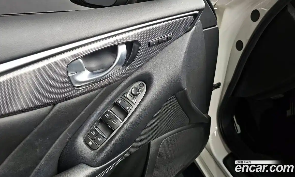 Infiniti Q50 2016 3.5 гидро в Москве № 2065183, фото 13
