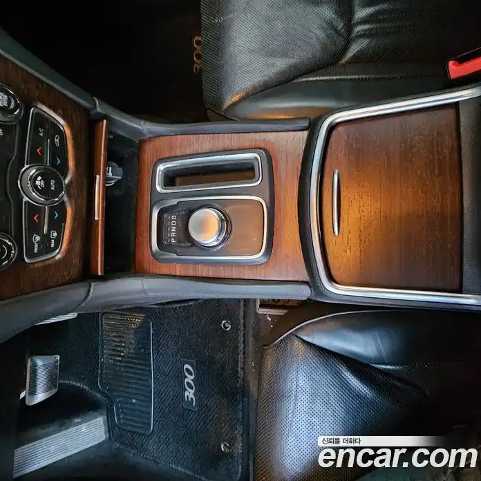Chrysler 300C 2015 3.6 гидро в Москве № 2065954, фото 12