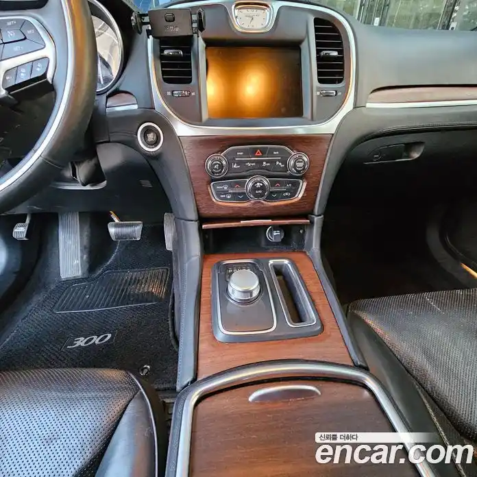 Chrysler 300C 2015 3.6 гидро в Москве № 2065954, фото 13