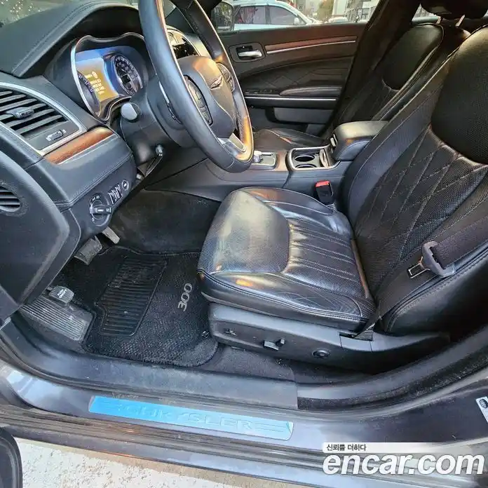 Chrysler 300C 2015 3.6 гидро в Москве № 2065954, фото 4