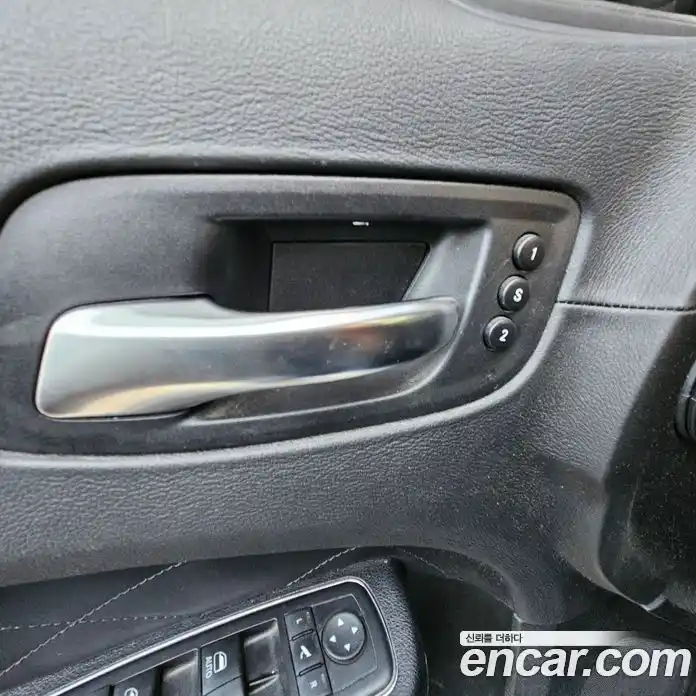 Chrysler 300C 2015 3.6 гидро в Москве № 2065954, фото 10