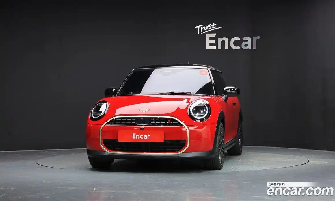 Mini Cooper 2024 2.0 гидро в Москве № 214000, фото 3