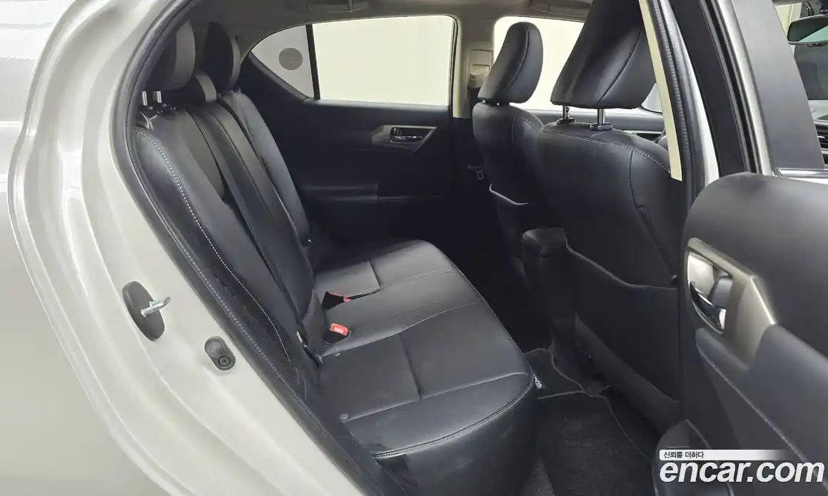 Lexus CT200h 2016 1.8 гидро в Москве № 214591, фото 12