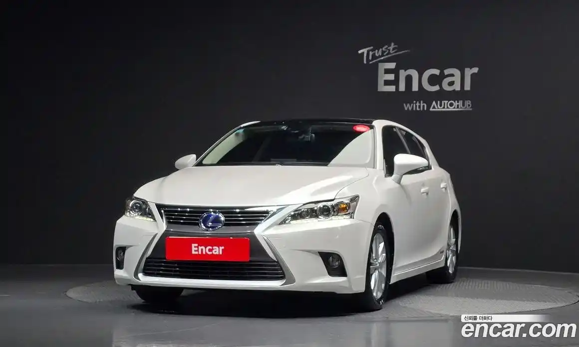 Lexus CT200h 2016 1.8 гидро в Москве № 214591, фото 3
