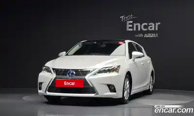 Lexus CT200h 2016 1.8 гидро в Москве № 214591, миниатюра 3