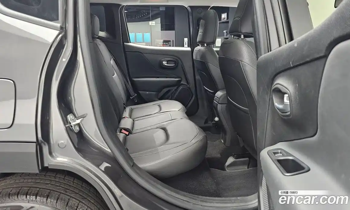 Jeep Renegade 2021 2.4 гидро в Москве № 215473, фото 12