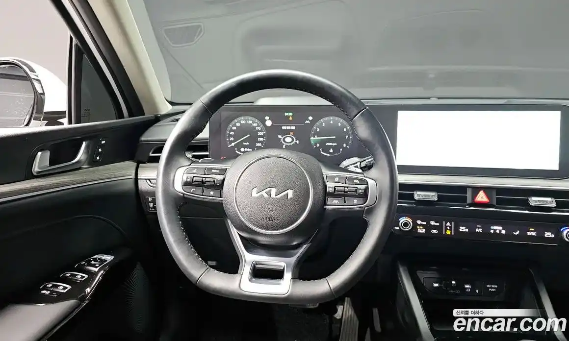 Kia K5 2025 1.6 гидро в Москве № 100734, фото 13