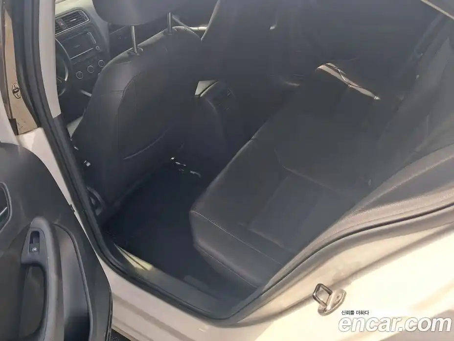 Volkswagen Jetta 2013 2.0 гидро в Москве № 1251569, фото 8