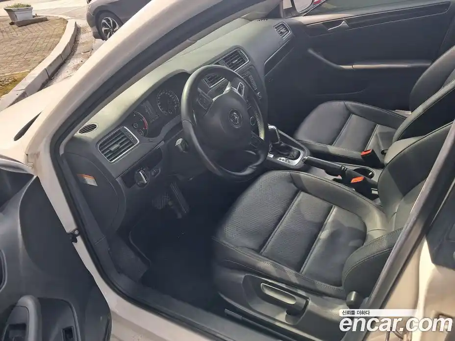 Volkswagen Jetta 2013 2.0 гидро в Москве № 1251569, фото 10