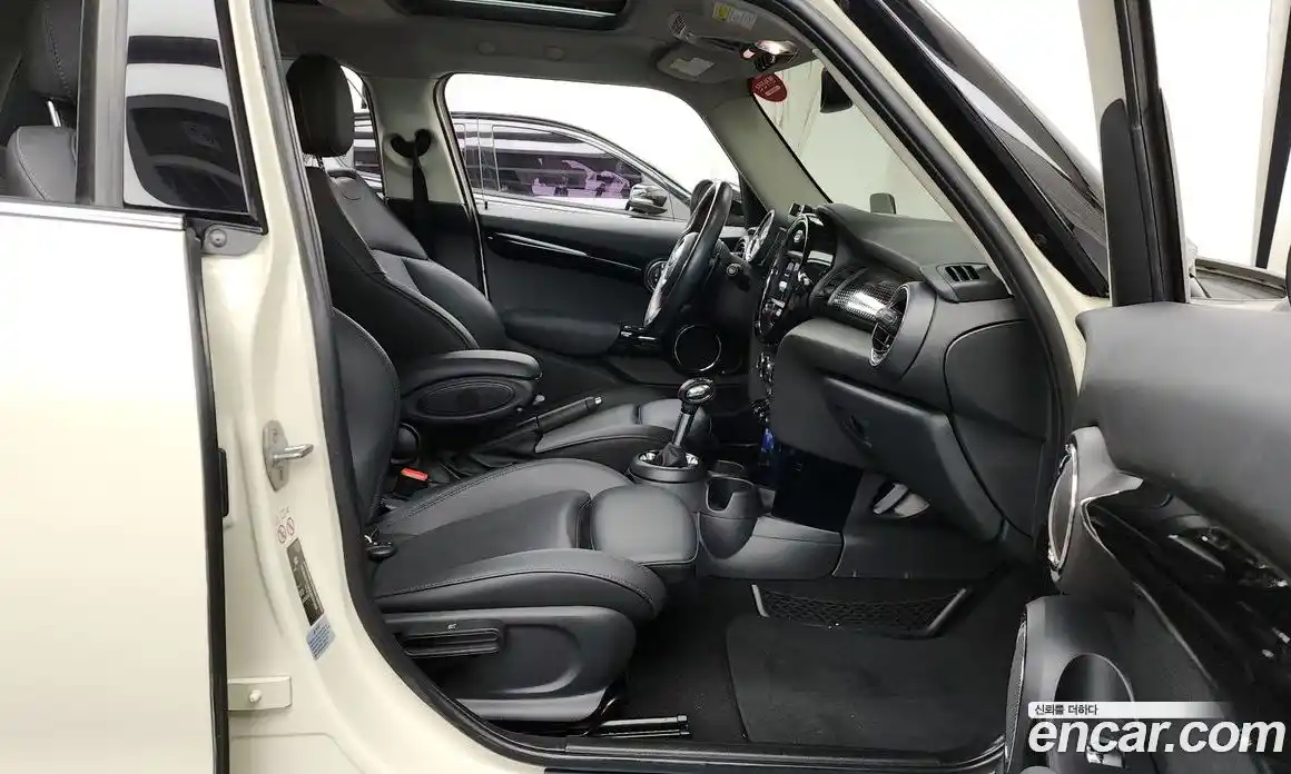 Mini Cooper 2018 2.0 гидро в Москве № 134979, фото 11