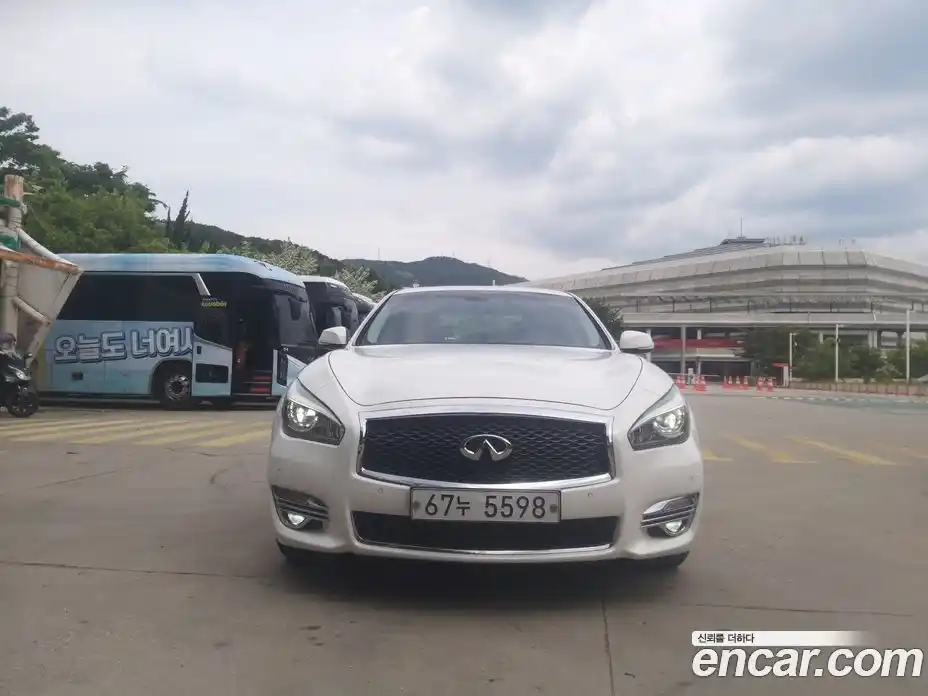 Infiniti Q70 2015 3.7 гидро в Москве № 1841226, фото 3