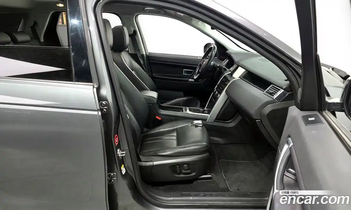 Land Rover Discovery Sport 2017 2.0 гидро в Москве № 188084, фото 11