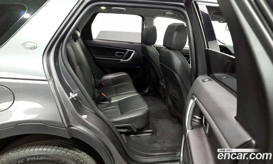 Land Rover Discovery Sport 2017 2.0 гидро в Москве № 188084, фото 12