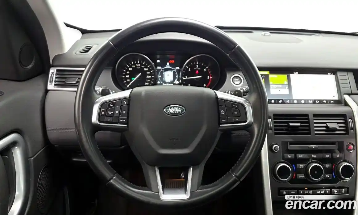 Land Rover Discovery Sport 2017 2.0 гидро в Москве № 188084, фото 13